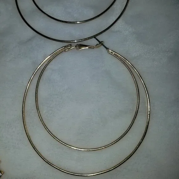 Free with $20 purchase 17.5" white gold rhinestone necklace w hoop ear - Picture 6 of 7